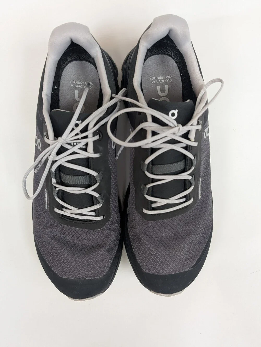 ON Running Cloudvista Waterproof Gray Tennis Shoes 8.5/40